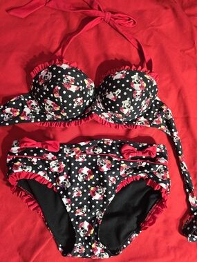 Black Floral Polka Dot Ruffled Bikini Set with Pink Accents